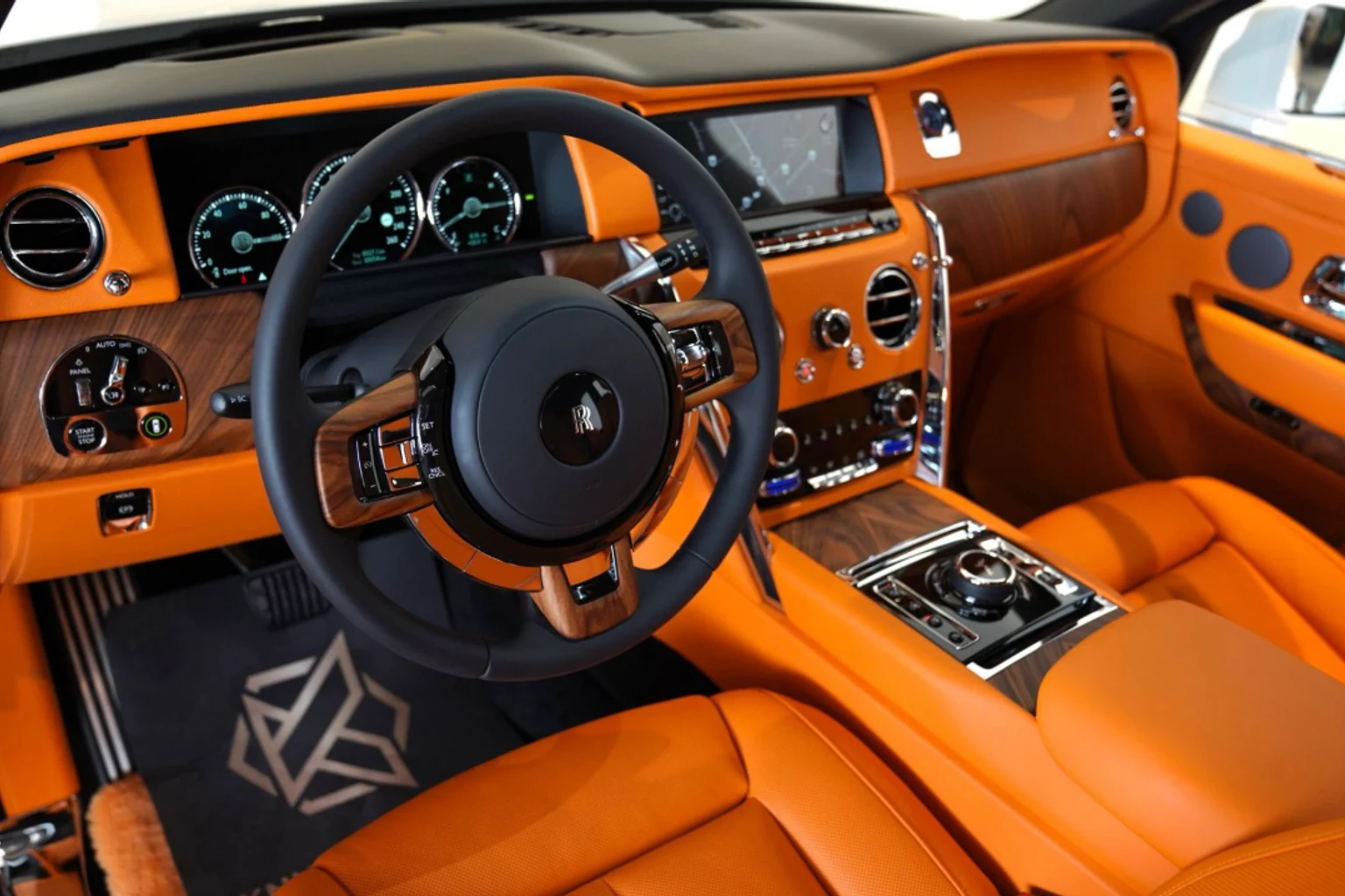 Rolls-Royce luxury car rental Marrakech for weddings and VIP events with Accrocar